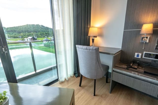 Executive Studio Suite