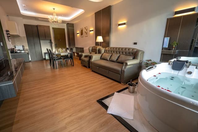 Executive Studio Suite