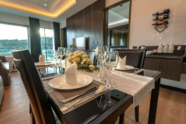 Executive Studio Suite