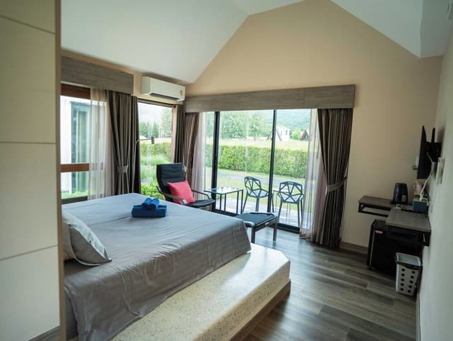 Hillside Chalet