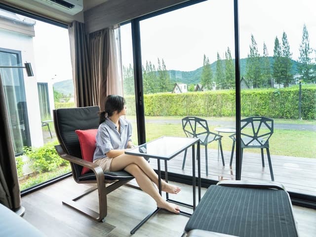 Hillside Chalet