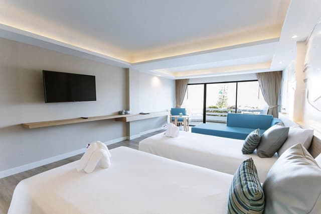 Deluxe Double or Twin Room