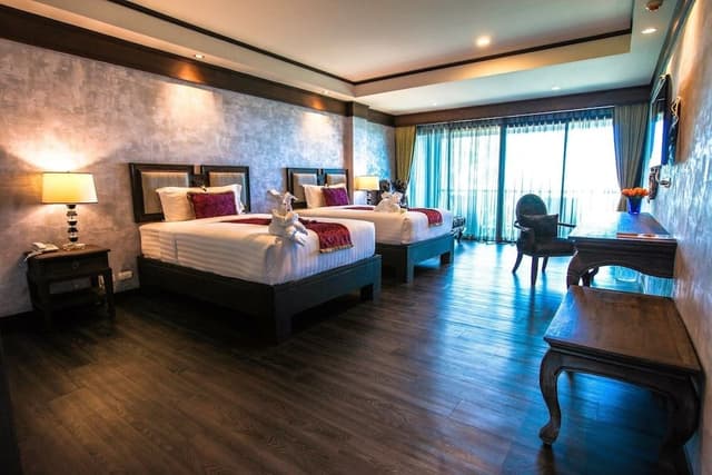Deluxe Room, 1 Bedroom, Non Smoking, Pool View