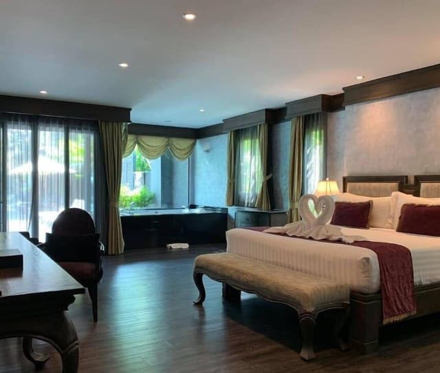 Deluxe Room with Jacuzzi
