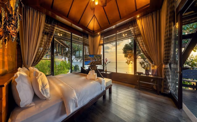 Beachfront Pool Villa One Bedroom