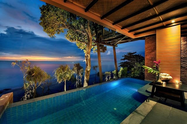 Beachfront Pool Villa One Bedroom