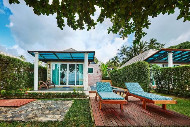 Beachfront Pool Villa
