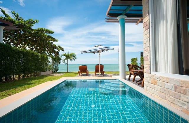 Beachfront Pool Villa