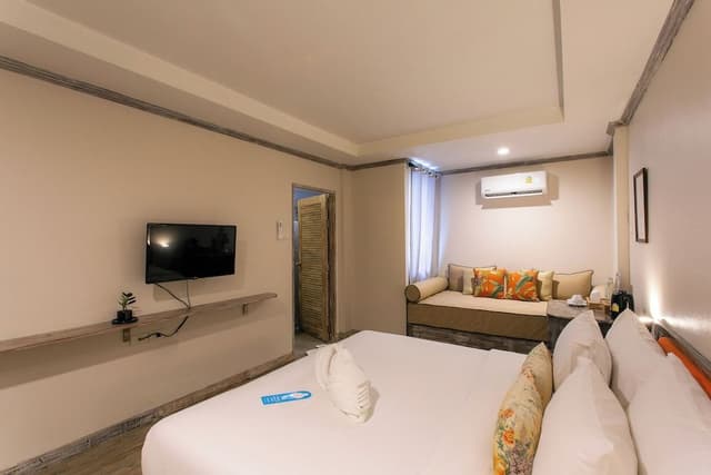 Economy Room
