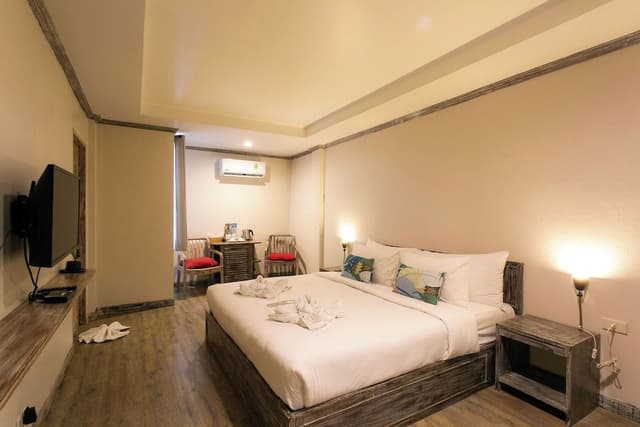 Economy Room