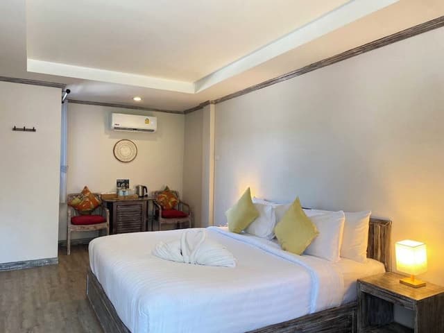 Economy Room