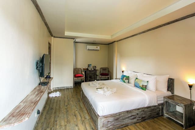 Economy Room