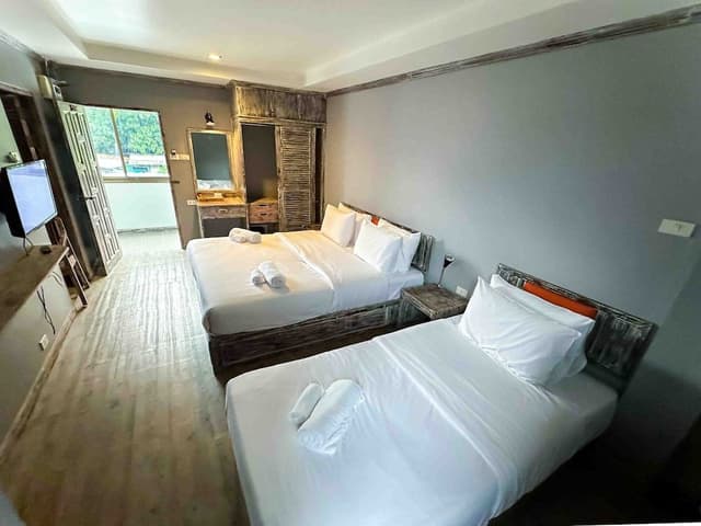 Economy Triple Room
