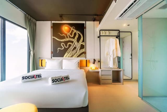 Deluxe King Room