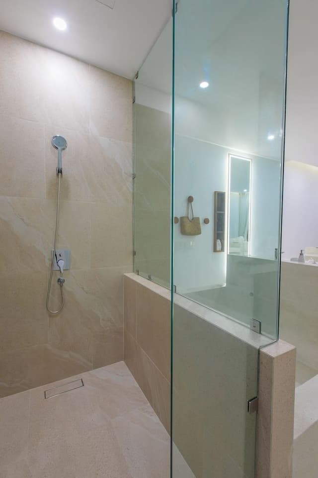 1 bedroom beachfront private pool