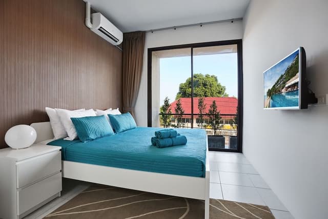Deluxe Duplex, 3 Bedrooms, Kitchen, Mountain View