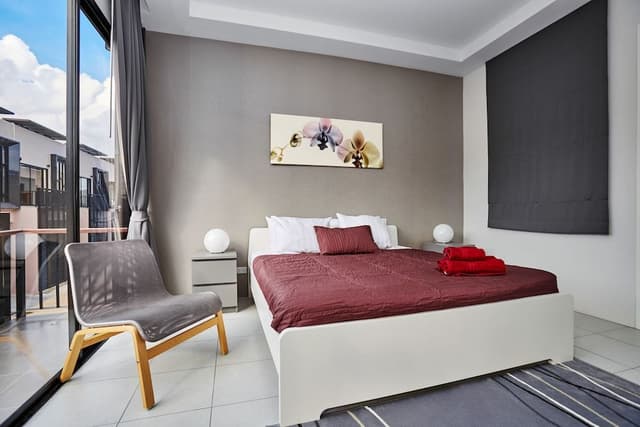 Deluxe Duplex, 3 Bedrooms, Kitchen, Mountain View
