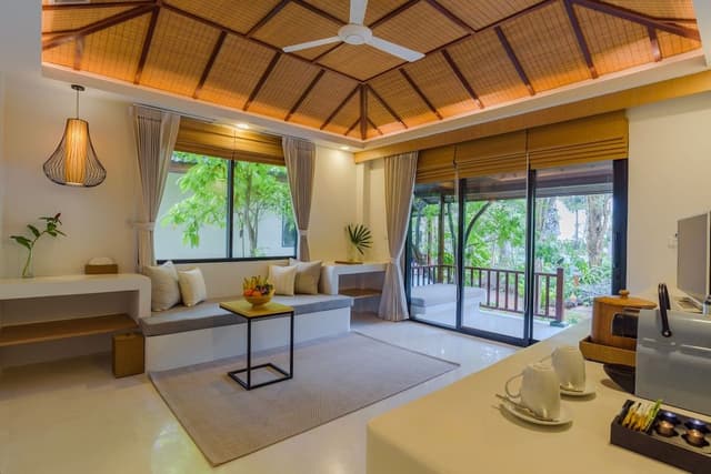 Deluxe Villa, 1 Bedroom, Pool View, Poolside