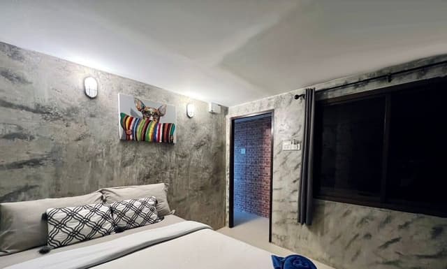 Basic Room, 1 Queen Bed