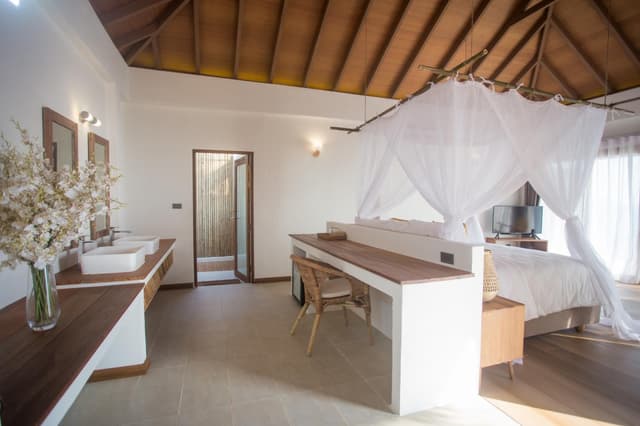Beachfront Suite