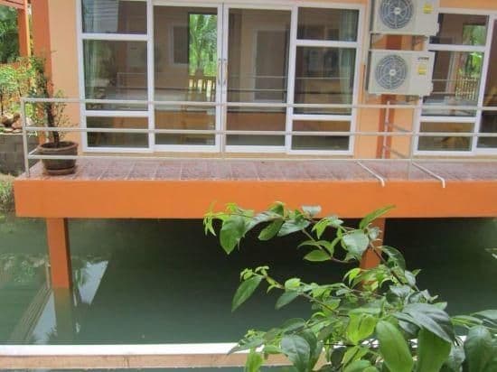 Palm Payom Village Resort