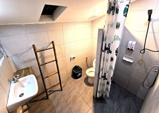 Standard Shared Dormitory, Mixed Dorm, Non Smoking, 2 Bathrooms