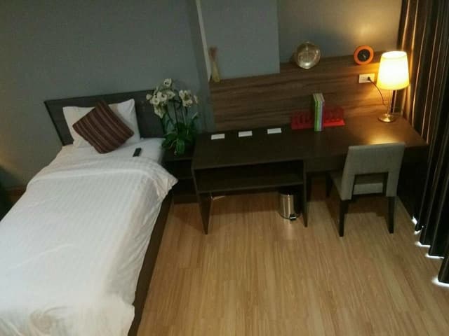 Basic Studio, 1 Twin Bed