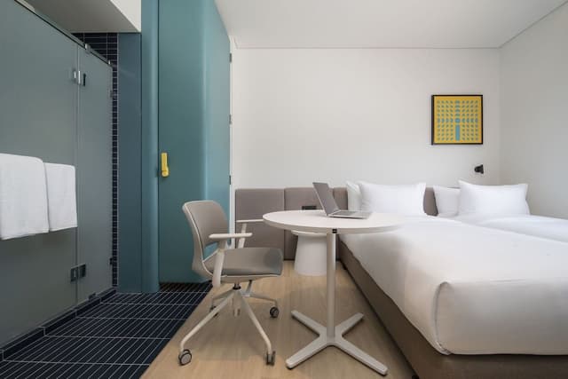 Standard Twin Room