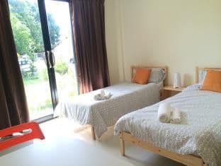 MONTRA-NAKHON GUEST HOUSE MONTRA-NAKHON GUEST HOUSE