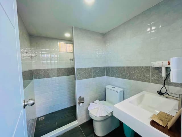 1 King Deluxe Room