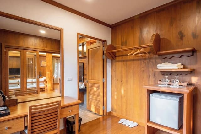 Vanasin Suite