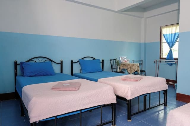 Triple Room, Multiple Beds