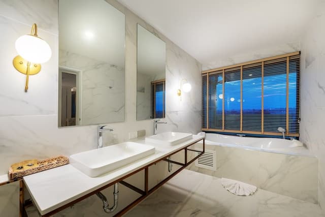 Suite, River View