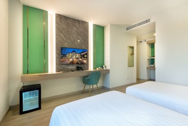 Deluxe Room (Twin)