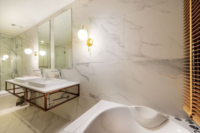 Suite, River View