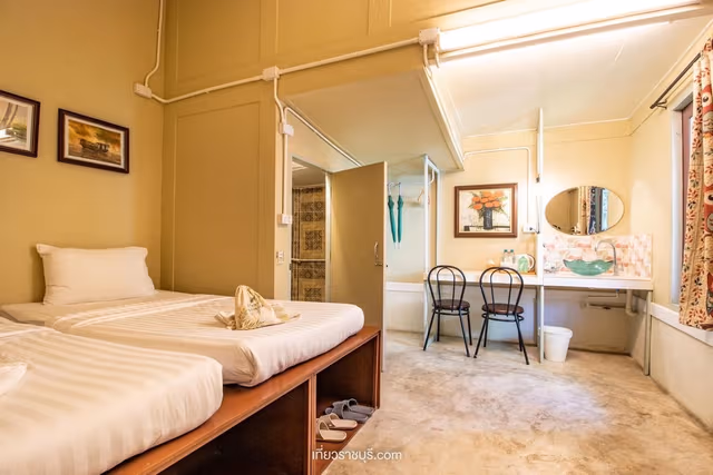 Standard Twin Bed Room