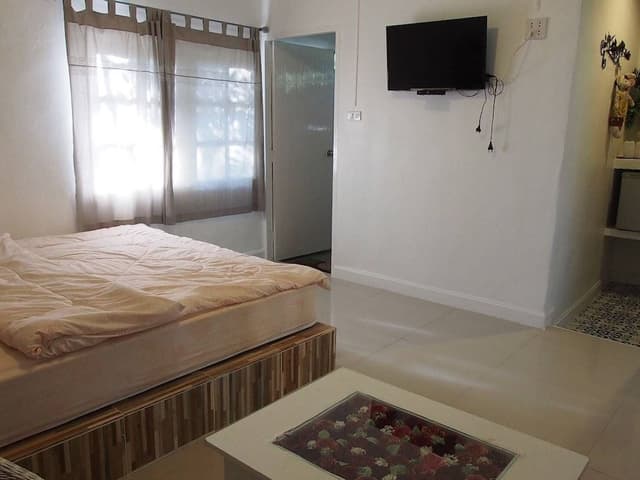 Family Cottage, 1 King Bed, Patio, Garden Area