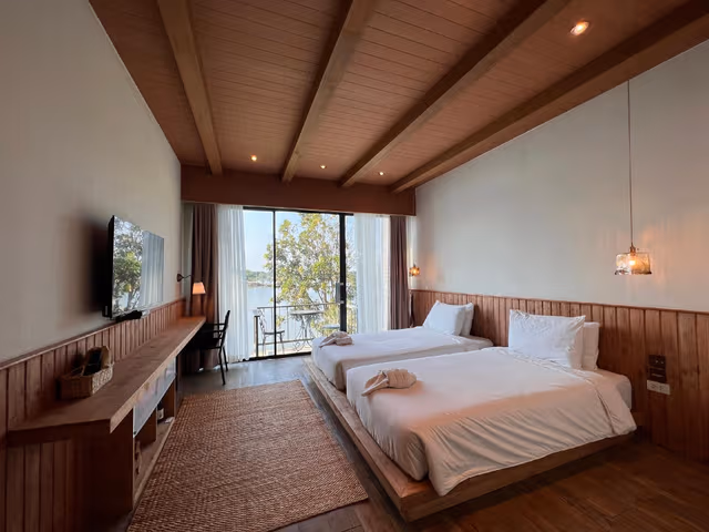 Lake View Twin Room