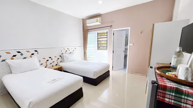 Standard Twin Room