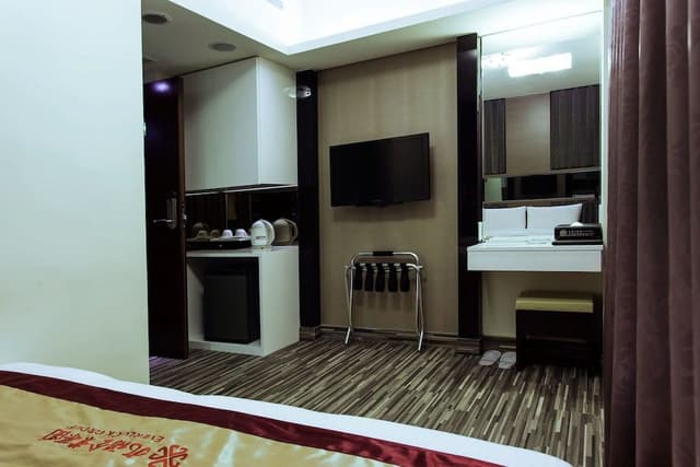 Basic Double Room, 1 Double Bed (room is subject to availability)