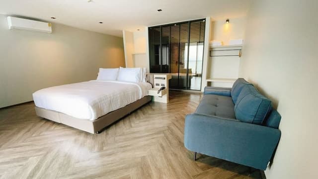 Lake Front Suite