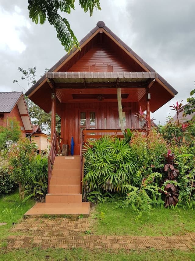 Bungalow with Garden View