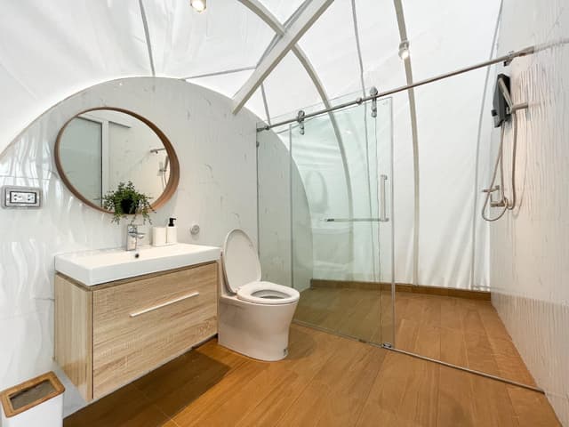 Glamping Villa Style Tent with Bathtub