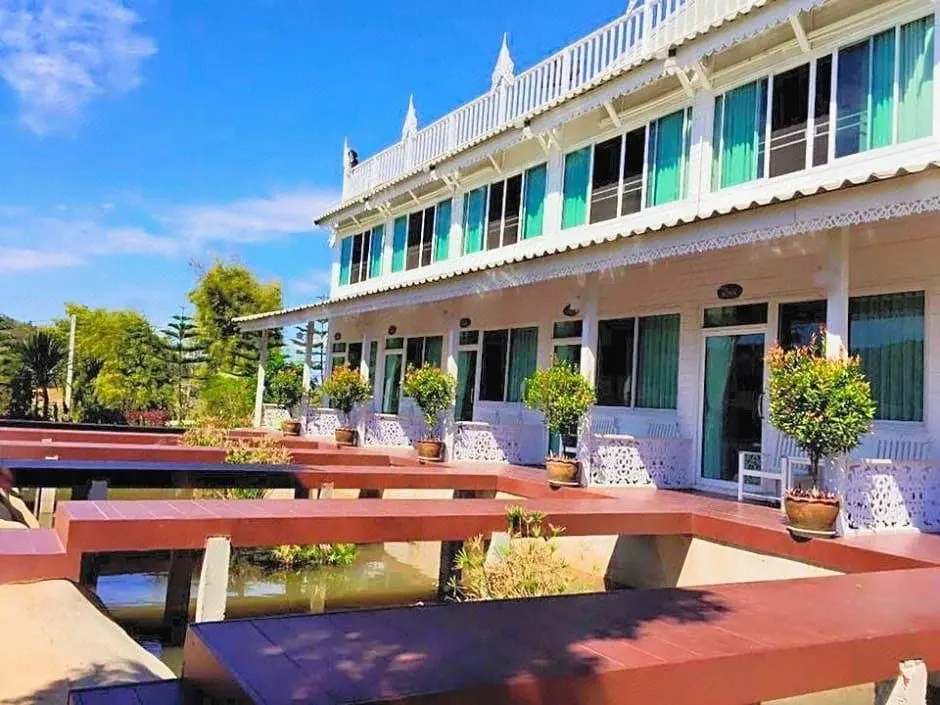 Khaokor Whitehome Resort