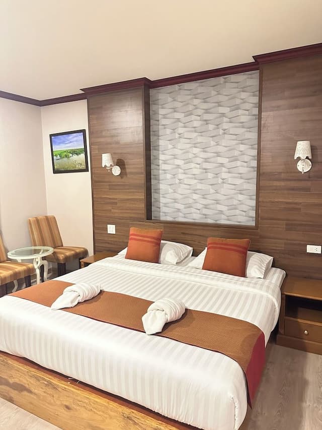 Deluxe Room Lake View