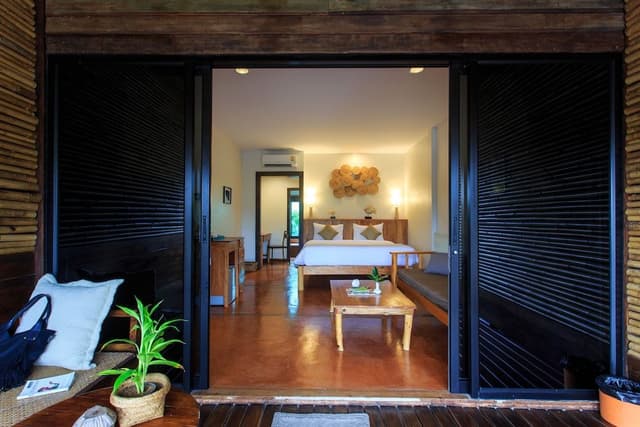 Sri Villa (Bathtub) - (zone2)