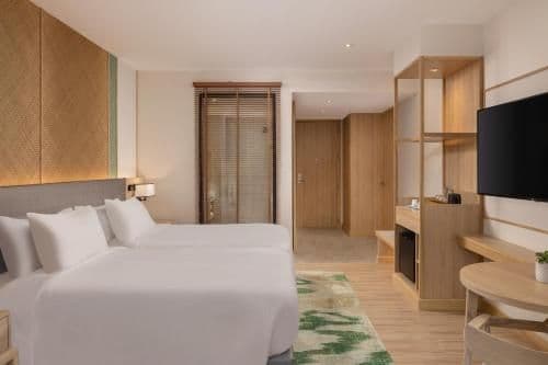 Superior Pool Access Twin Room