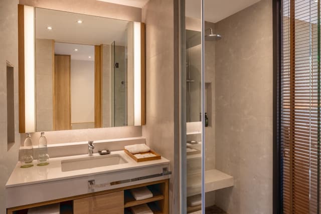 Superior Pool Access King Room