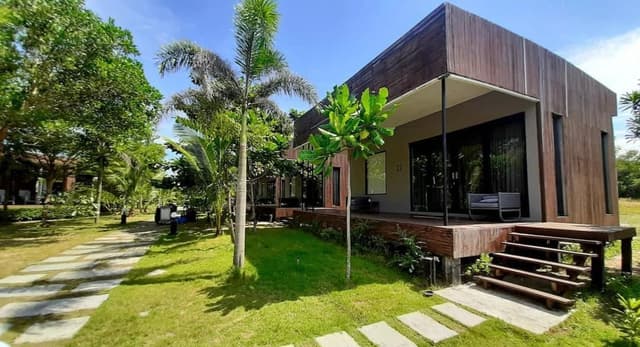 Superior Bungalow