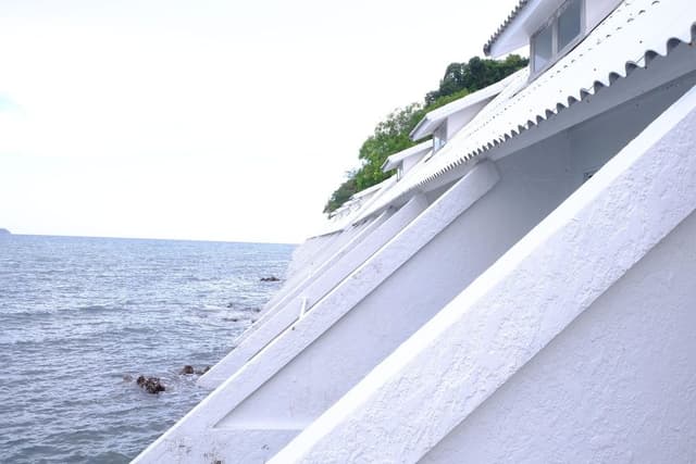 Twin Cottage with Sea View